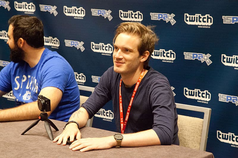 แฟนๆ PewDiePie สามารถแฮกสมาร์ททีวีได้จากการรีโมทย์ เพื่อเล่นวิดีโอเกี่ยวกับความไม่ปลอดภัยของ IoT