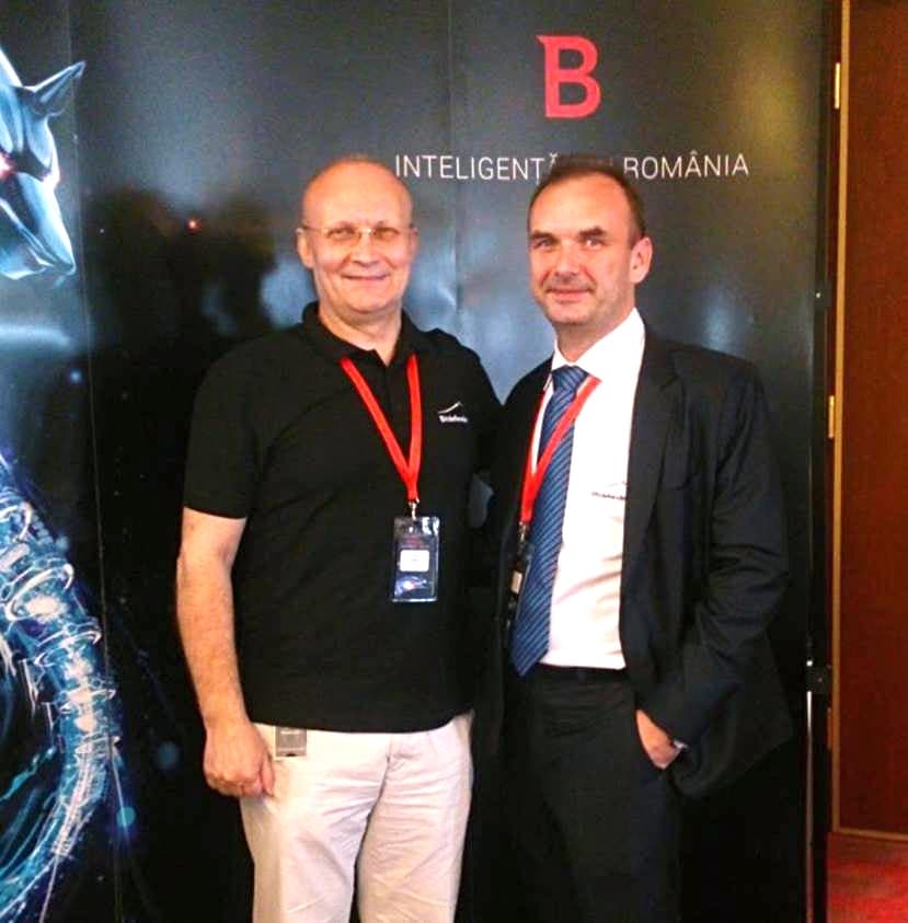 Florin Talpes ผู้ร่วมก่อตั้ง Bitdefender พร้อมทีมงานประจำภูมิภาคในงานอีเวนต์ของ Bitdefender
